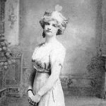 Grandmother Elsie as queen in 1912 play